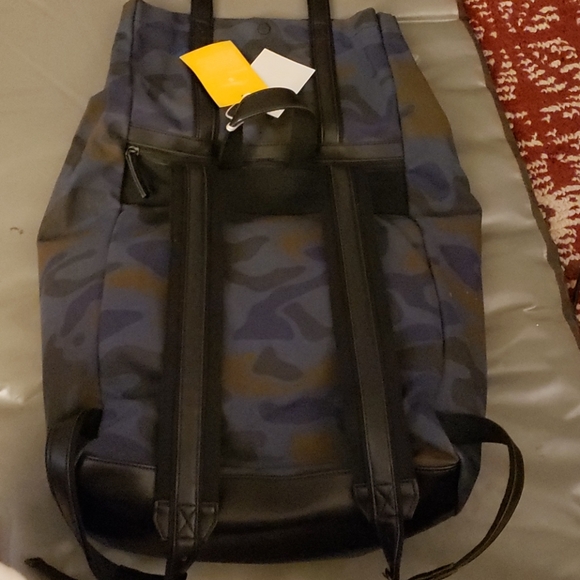 Backpack - Picture 4 of 4